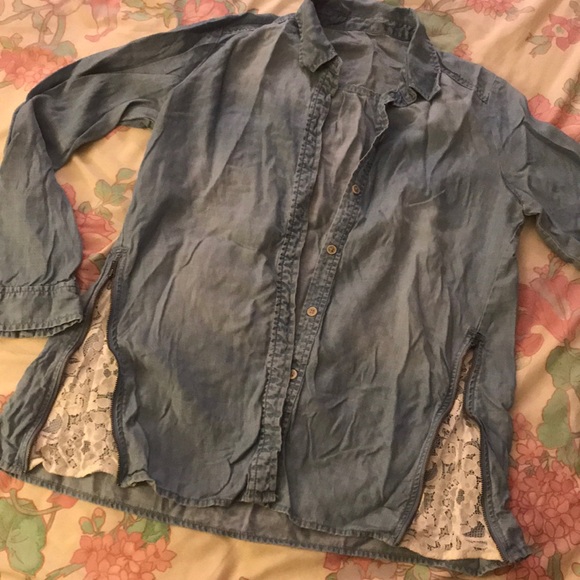 Button down - Picture 3 of 3